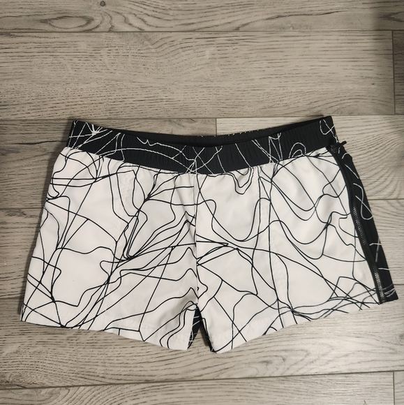Fabletics athletic shorts. Black and White design. Size: Small. - Picture 2 of 6